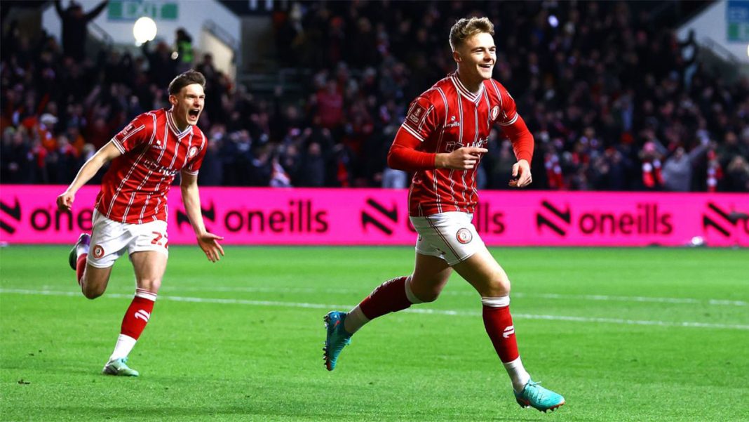 Tommy Conway in a match after scoring.