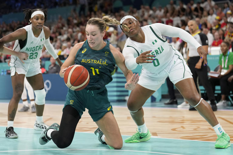 
Nigeria Stuns Australia in Paris 2024 Basketball