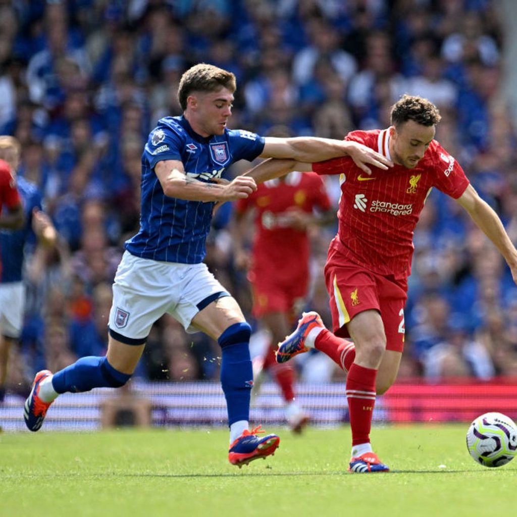 Liverpool Kick Off Under Arne Slot with 2-0 Win Over Ipswich Town