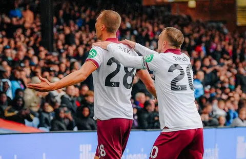 
West Ham Triumph Over Crystal Palace