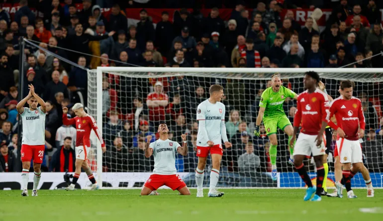 Manchester United vs FC Twente: 1-1 Draw in Europa League Opener