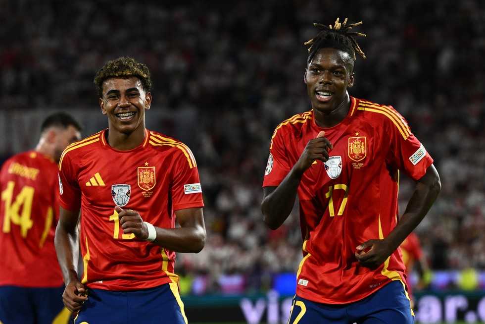 Spain Secures Late Victory Over Denmark