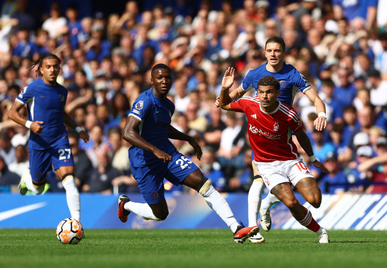 Ten-Man Nottingham Forest Frustrate Chelsea in a Thrilling 1-1 Draw