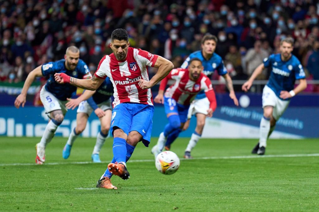 Atlético Madrid Rallies to Beat Alavés 2-1