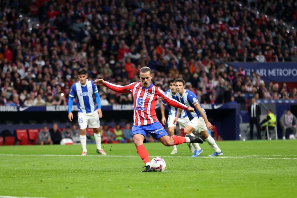 Atlético Madrid Rallies to Beat Alavés 2-1