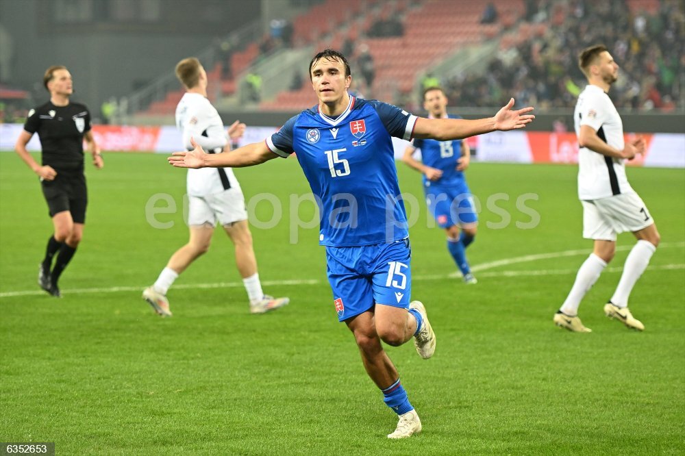 Slovakia Beats Estonia 1-0