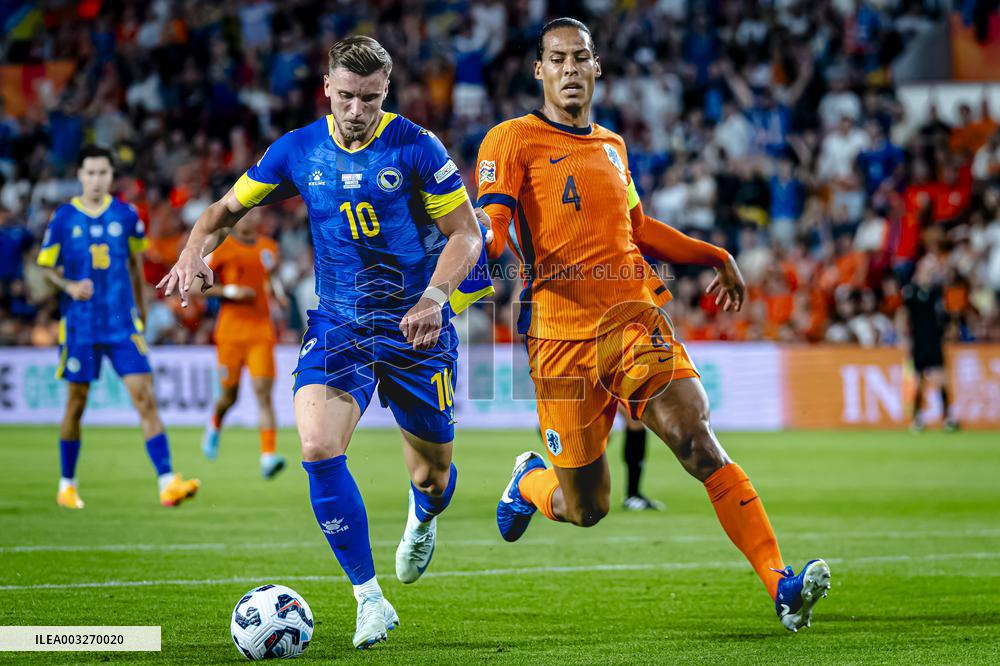 Netherlands Drop Points in 1-1 Draw with Bosnia