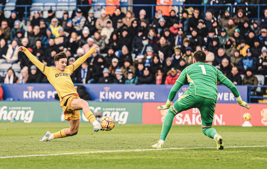 Wolves Thrash Leicester 3-0