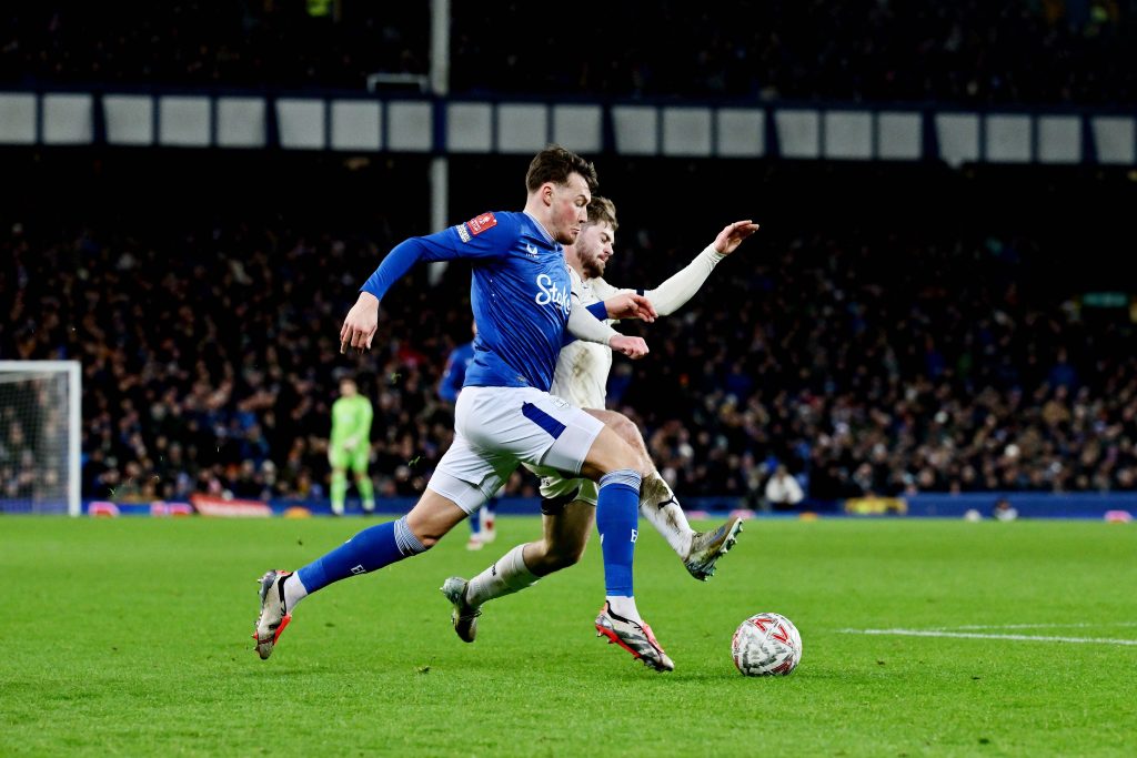 Toffees Shine in FA Cup: Everton Beats Peterborough 2-0