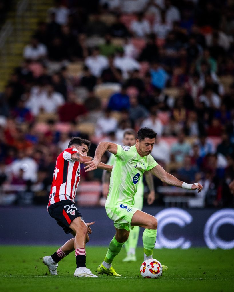 Barcelona Cruise Past Athletic Club in Super Cup Semi