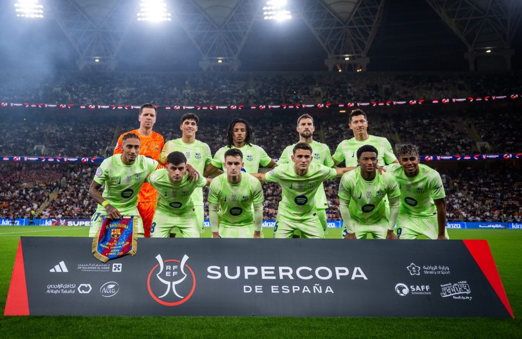 Barcelona Cruise Past Athletic Club in Super Cup Semi