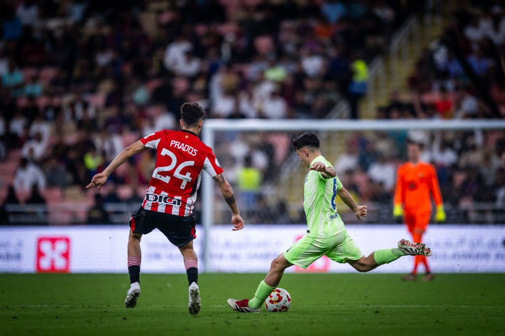 Barcelona Cruise Past Athletic Club in Super Cup Semi