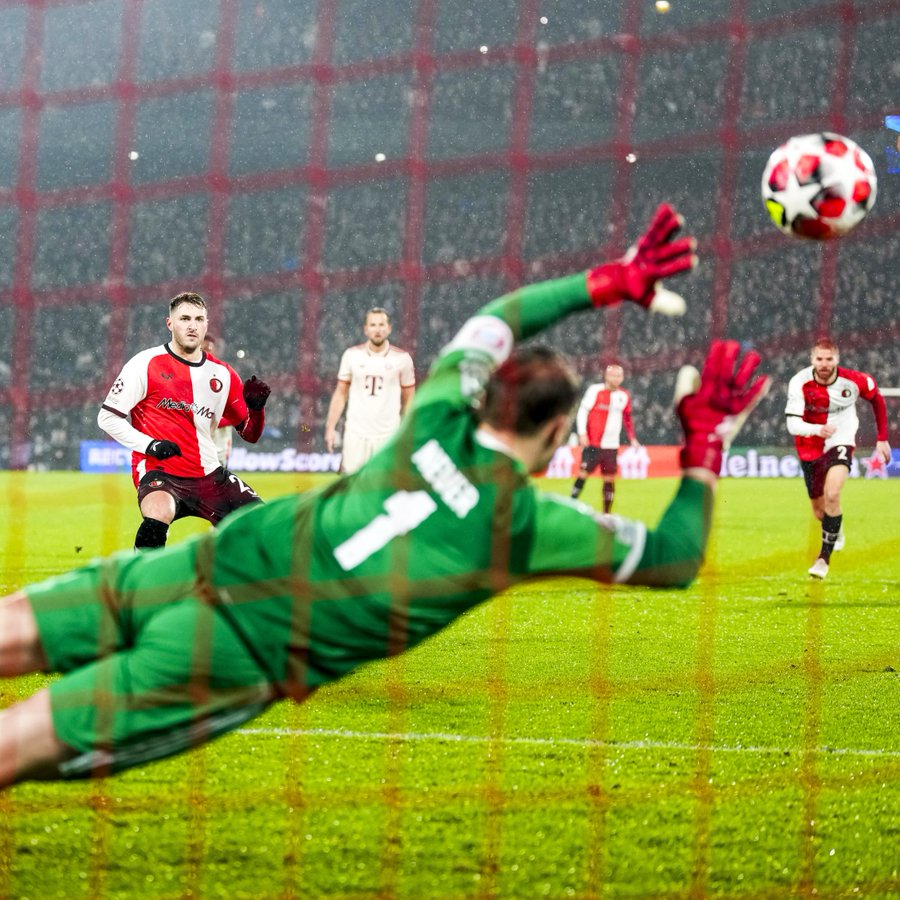 Feyenoord's Stunning UCL Victory Over Bayern