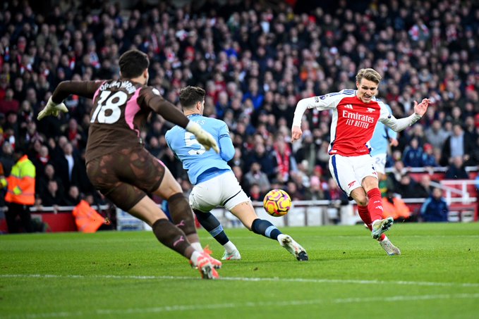 Arsenal Destroy Man City 5-1 to Extend Unbeaten Run