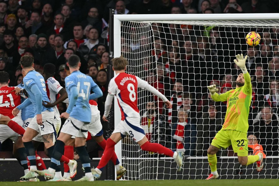 Arsenal Destroy Man City 5-1 to Extend Unbeaten Run