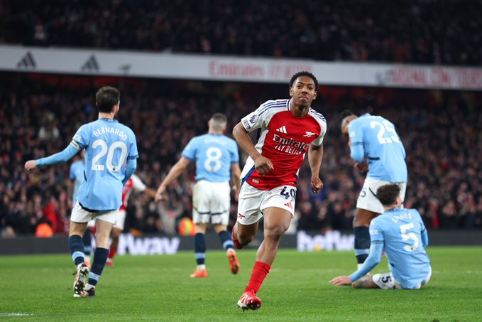 Arsenal Destroy Man City 5-1 to Extend Unbeaten Run