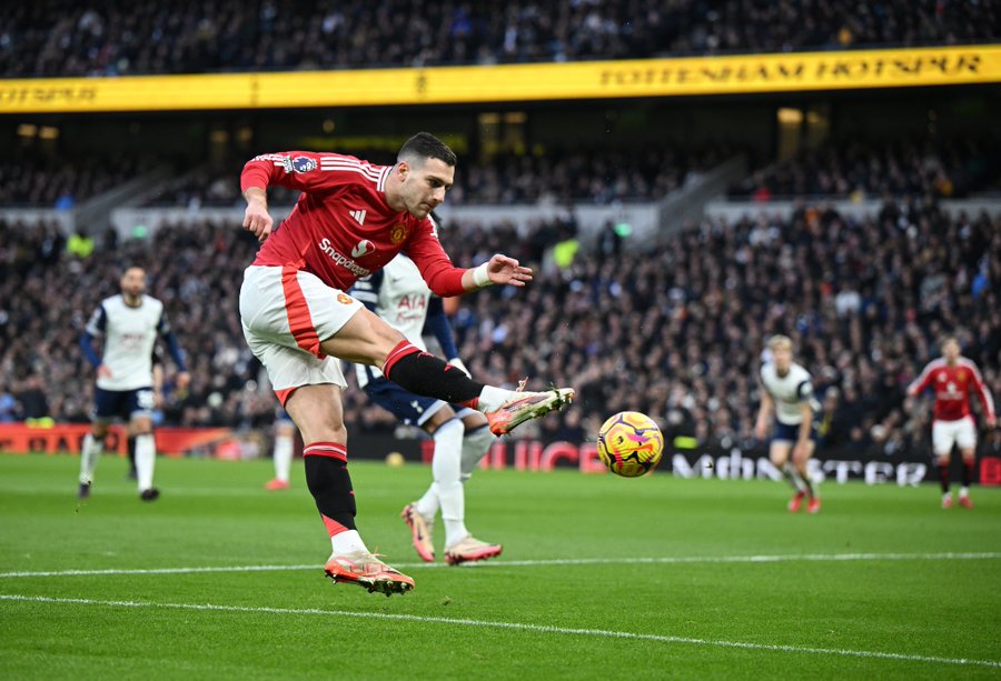 Tottenham Stun Man United with 1-0 Victory