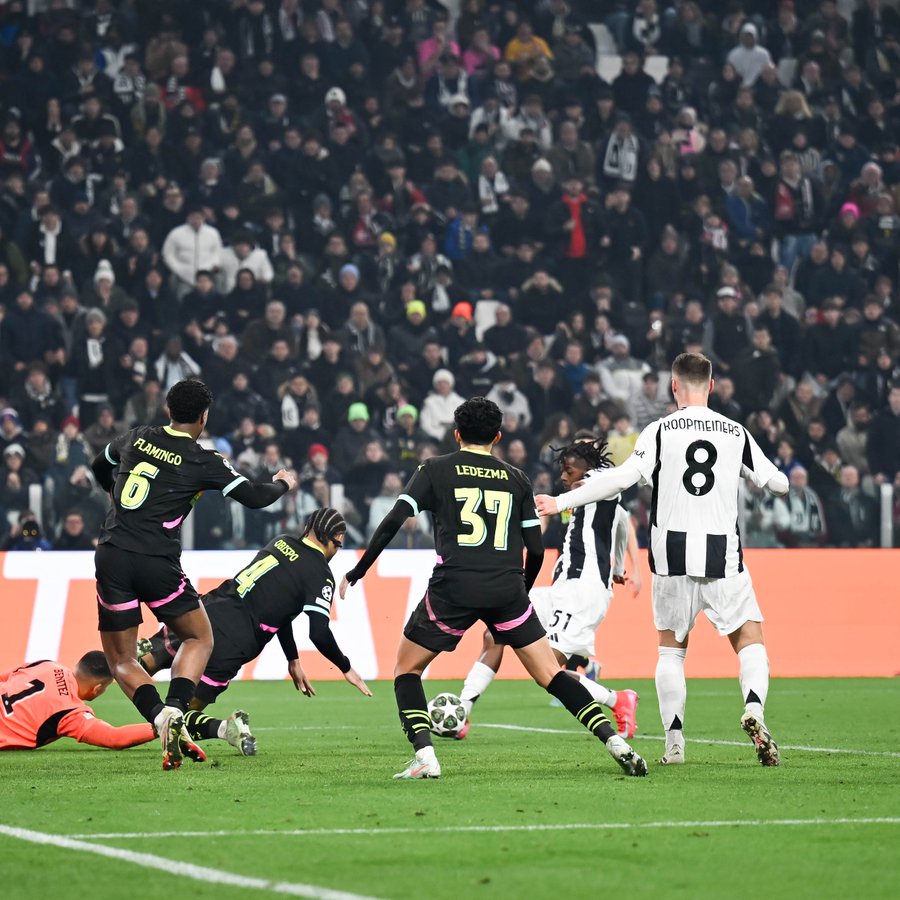 Juventus Edge PSV as Mbangula Strikes Late in UCL Playoff