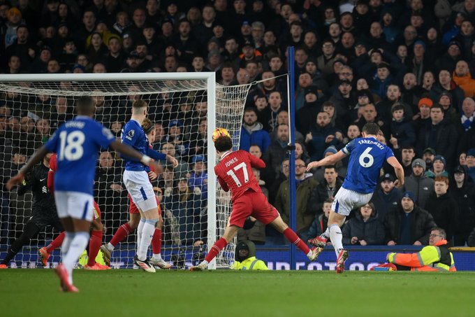 Everton Hold Liverpool in a Dramatic 2-2 Merseyside Derby