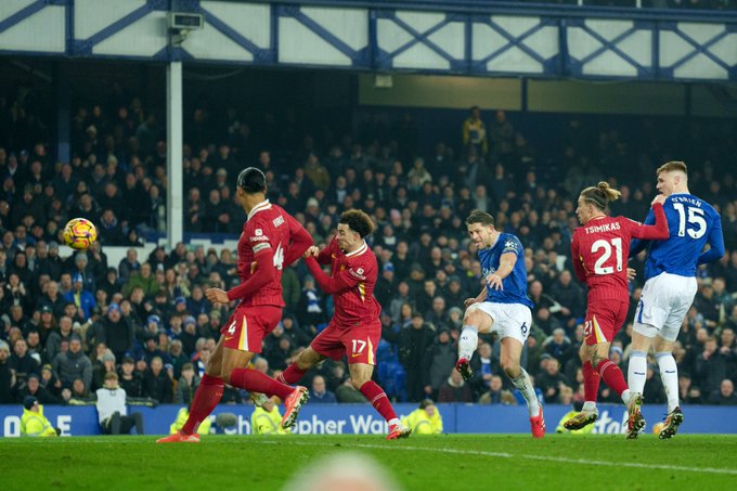 Everton Hold Liverpool in a Dramatic 2-2 Merseyside Derby