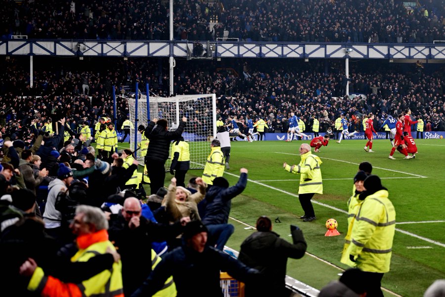 Everton Hold Liverpool in a Dramatic 2-2 Merseyside Derby