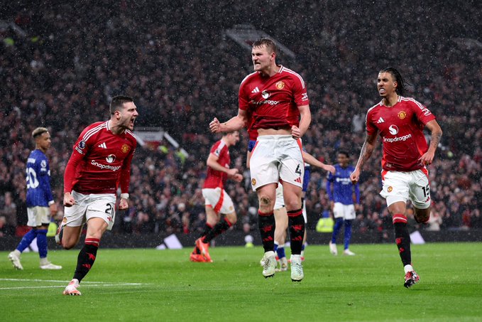 Manchester United Edge Past Ipswich Town in a Thrilling 3-2 Encounter